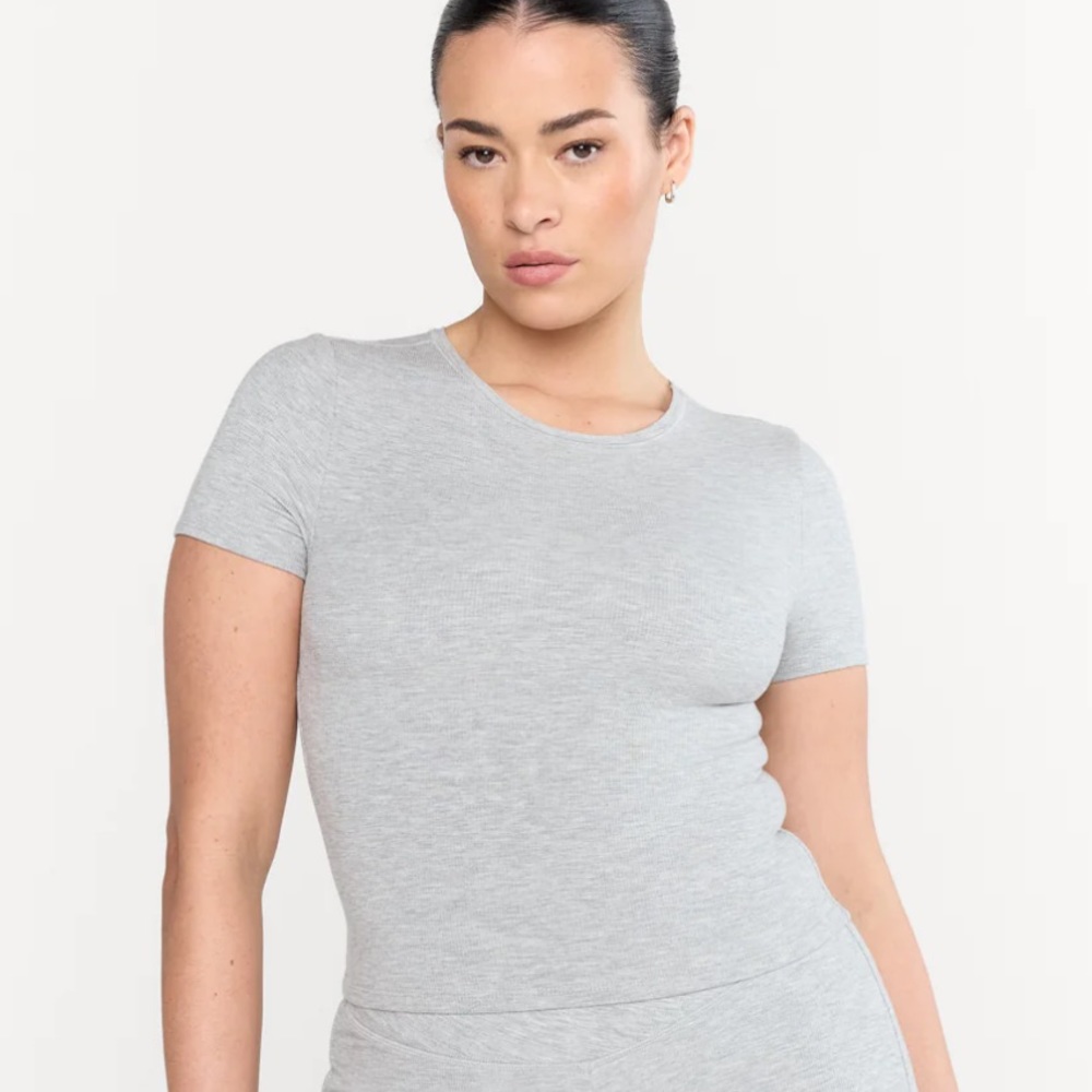 TALA 365 SCULPTING LOUNGE SHORT SLEEVE T-SHIRT EUC
